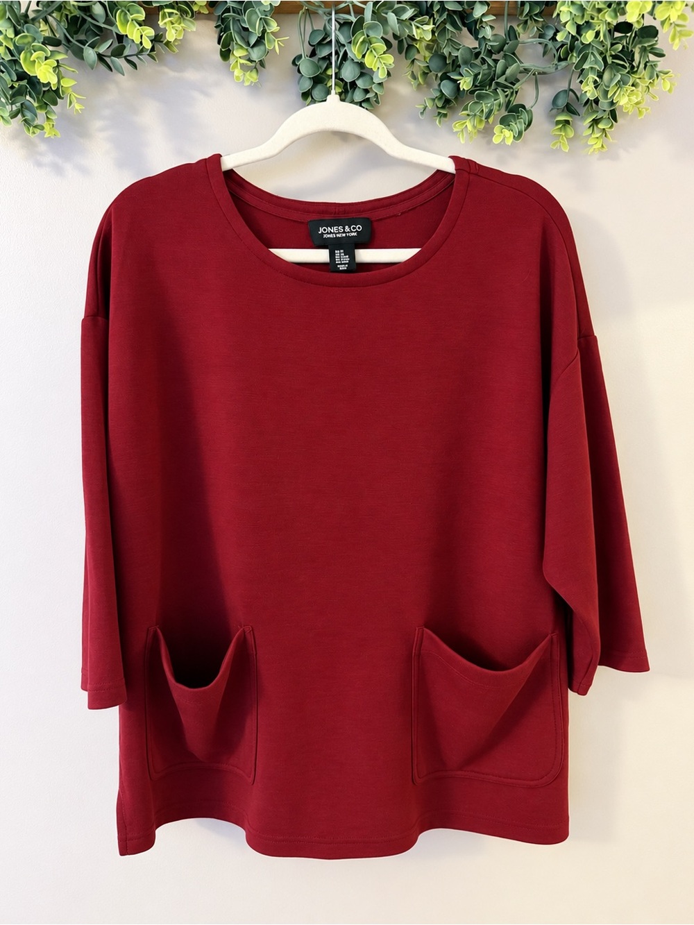 Jones & Co Jones New York Burgundy Pocket Top 1X 3/4 Sleeve